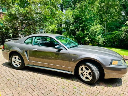 Used 2003 Ford Mustang Coupe RWD image 1