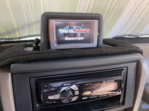 Used 2009 Jeep Wrangler X image 10