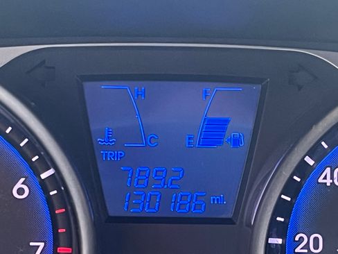 Used 2010 Hyundai Tucson GLS image 5