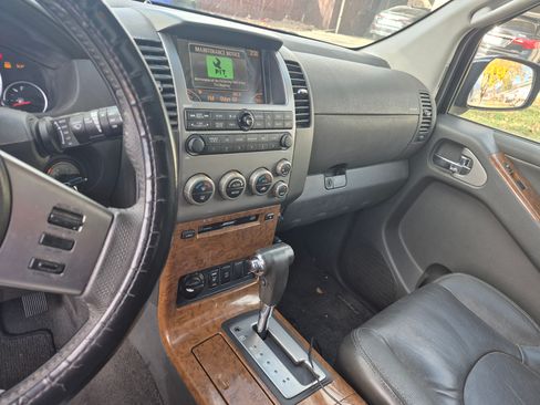 Used 2006 Nissan Pathfinder LE w/ (U01) LE Navigation Pkg image 5