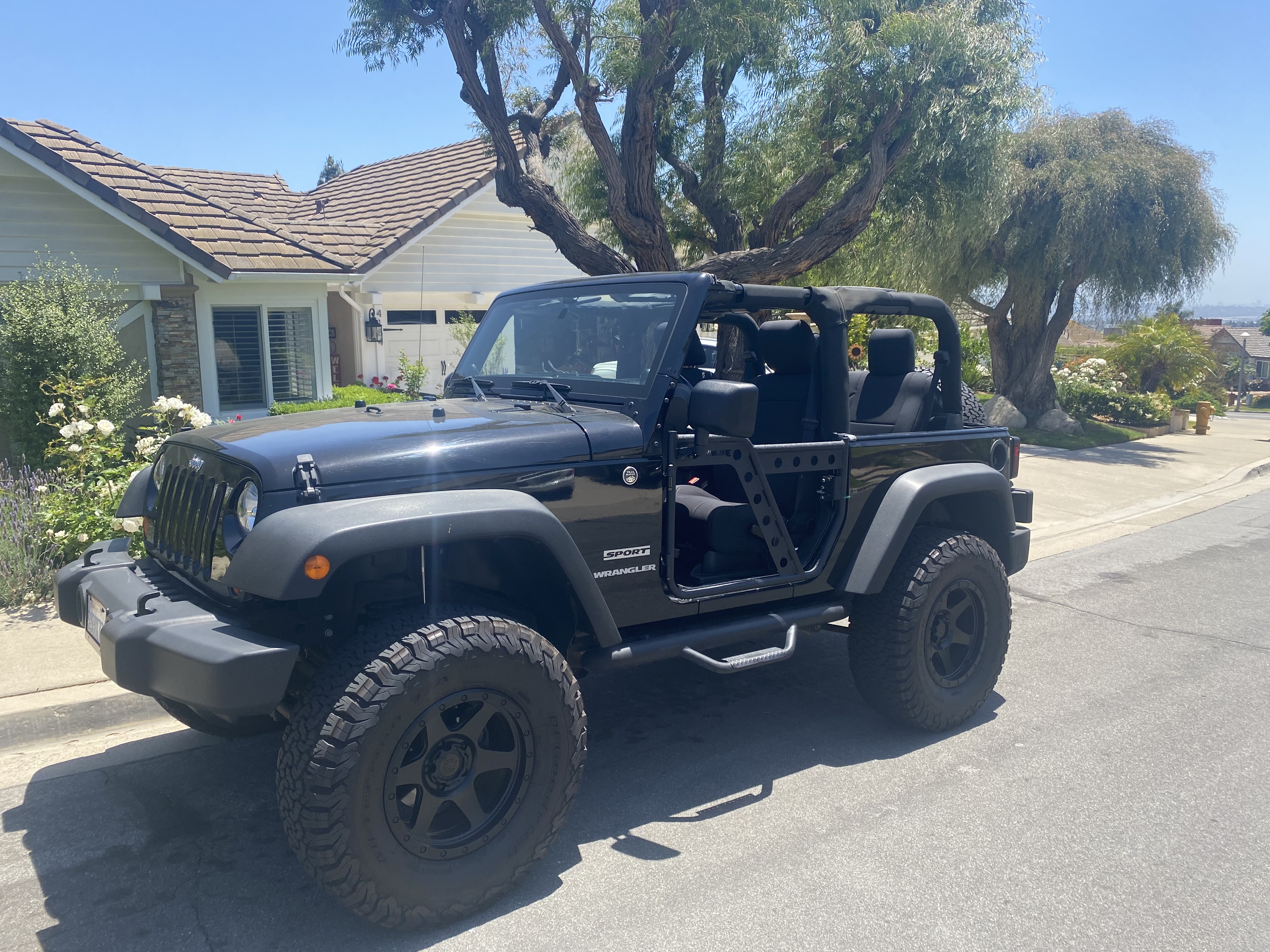 Used 2012 Jeep Wrangler Sport w/ Connectivity Group AWD/4WD image 10