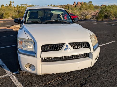 Used 2007 Mitsubishi Raider LS image 16