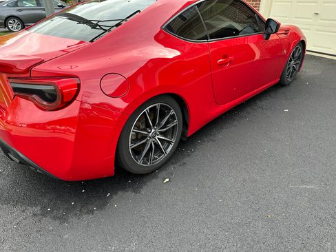 Used 2017 Toyota 86 RWD image 10