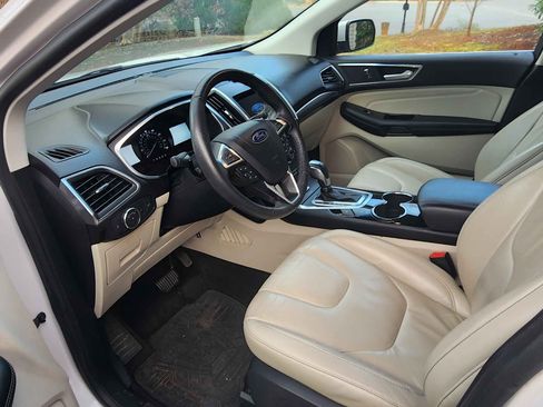Used 2016 Ford Edge Titanium w/ Technology Package image 8