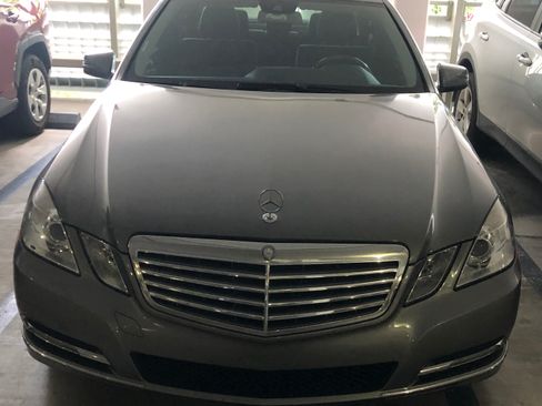 Used 2013 Mercedes-Benz E 350 4MATIC Sedan image 1