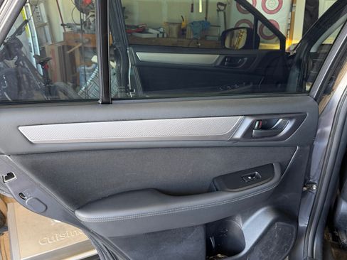 Used 2019 Subaru Outback 2.5i AWD/4WD image 15
