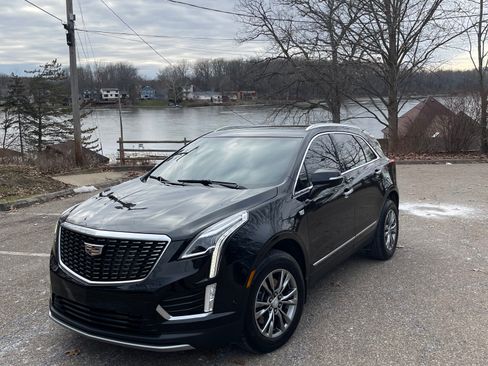 Used 2021 Cadillac XT5 Premium Luxury image 1