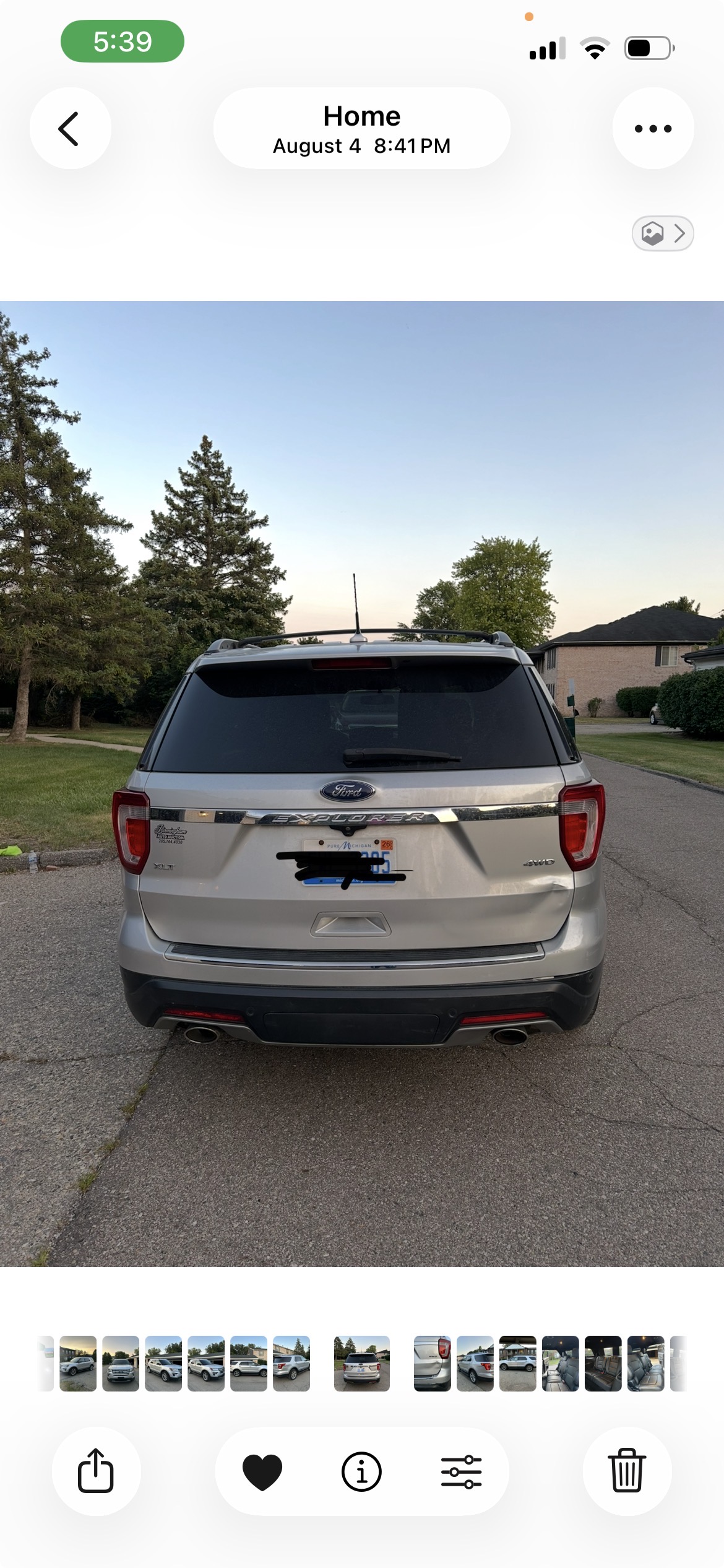 Used 2018 Ford Explorer XLT w/ Equipment Group 202A AWD/4WD image 17