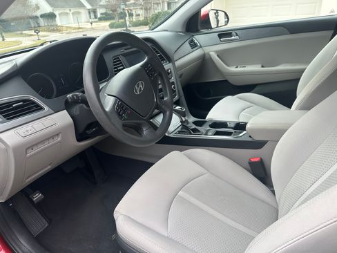 Used 2017 Hyundai Sonata ECO image 12