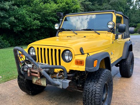 Used 2004 Jeep Wrangler X w/ Convenience Group image 2