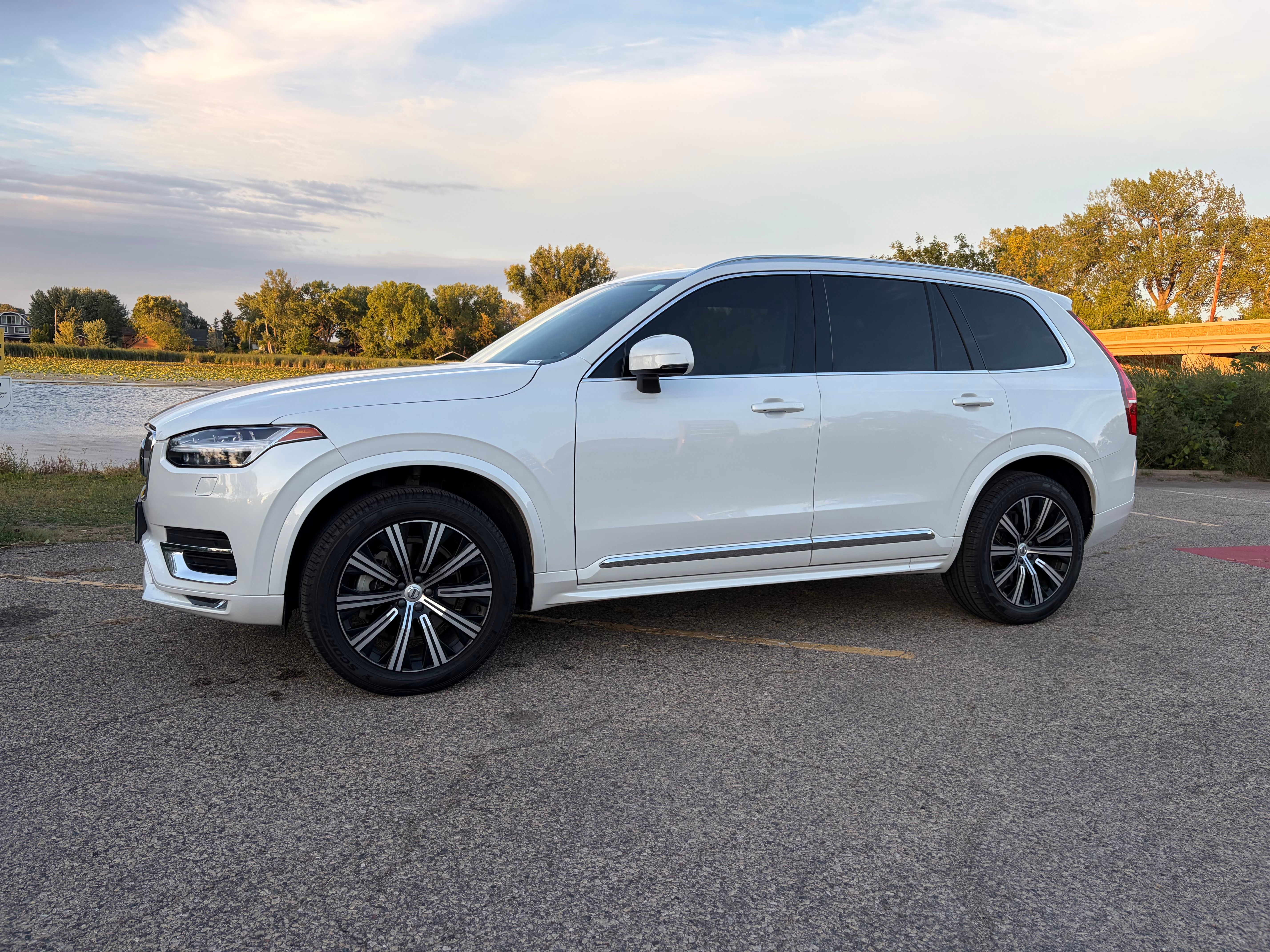 Used 2025 Volvo XC90 B5 Core w/ Protection Package Premier AWD/4WD image 5