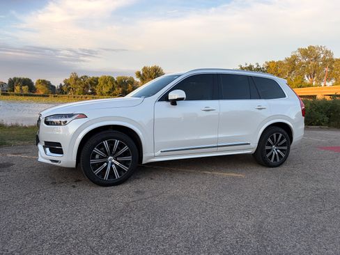 Used 2025 Volvo XC90 B5 Core w/ Protection Package Premier AWD/4WD image 5