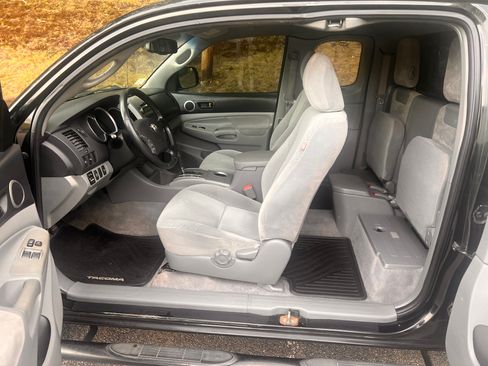 Used 2009 Toyota Tacoma 4x4 Access Cab V6 image 9