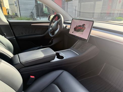 Used 2023 Tesla Model Y Long Range image 10