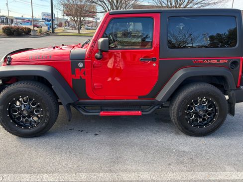 Used 2018 Jeep Wrangler Sport image 1