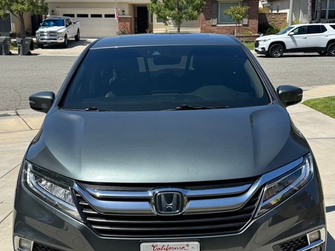 Used 2018 Honda Odyssey Elite image 2