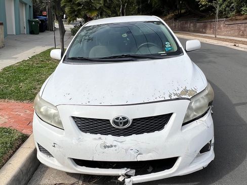 Used 2010 Toyota Corolla image 1