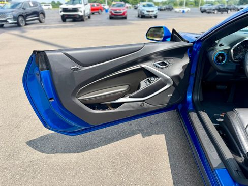 Used 2017 Chevrolet Camaro LT w/ RS Package RWD image 4