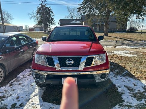 Used 2010 Nissan Frontier SE w/ SE Value Truck Pkg image 11