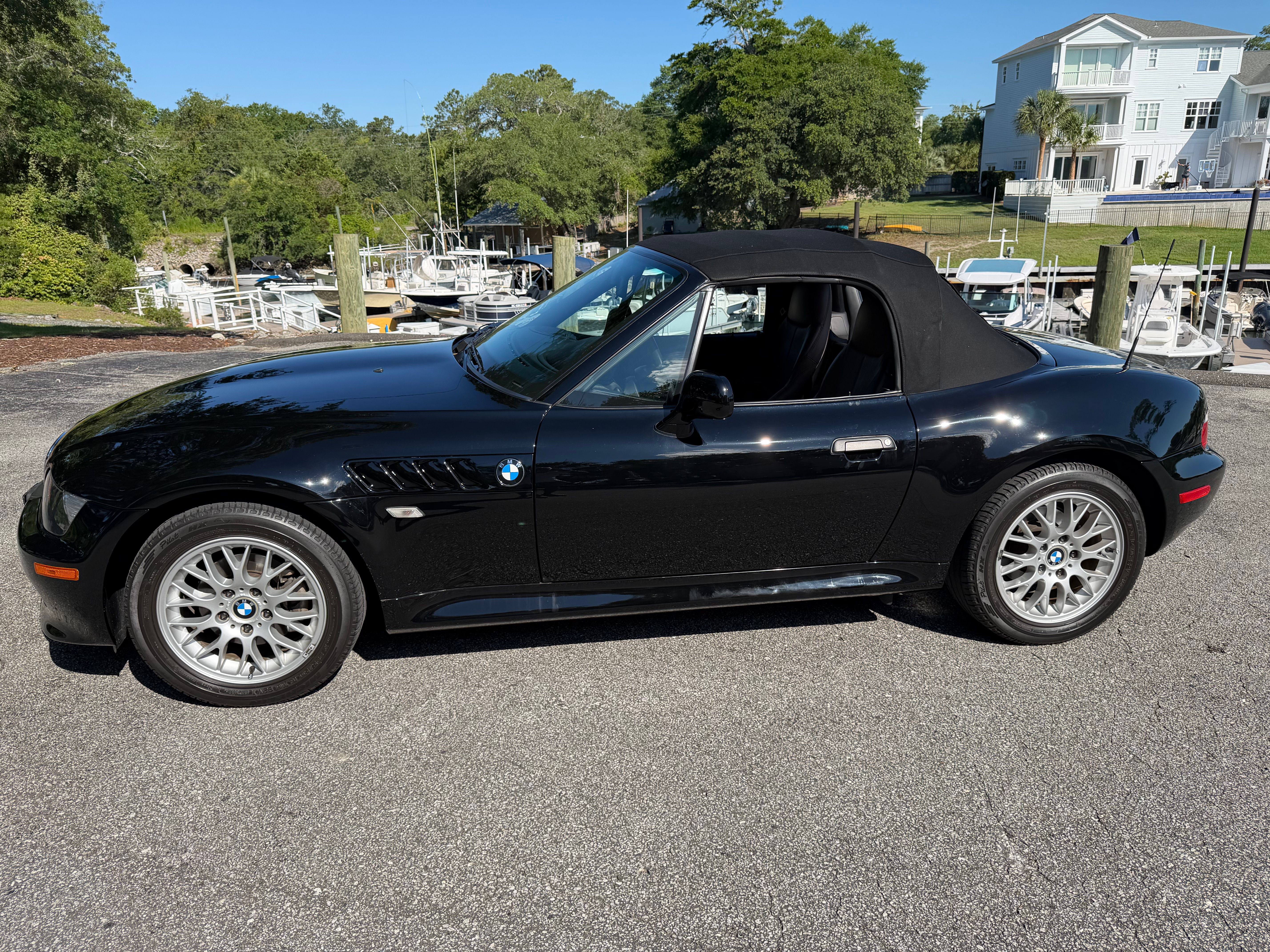 Used 2002 BMW Z3 2.5i RWD image 1