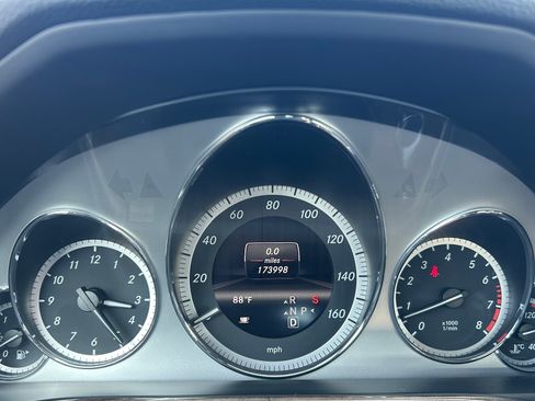 Used 2013 Mercedes-Benz E 350 4MATIC Sedan image 30