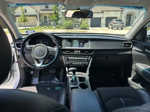 Used 2018 Kia Optima S FWD image 11