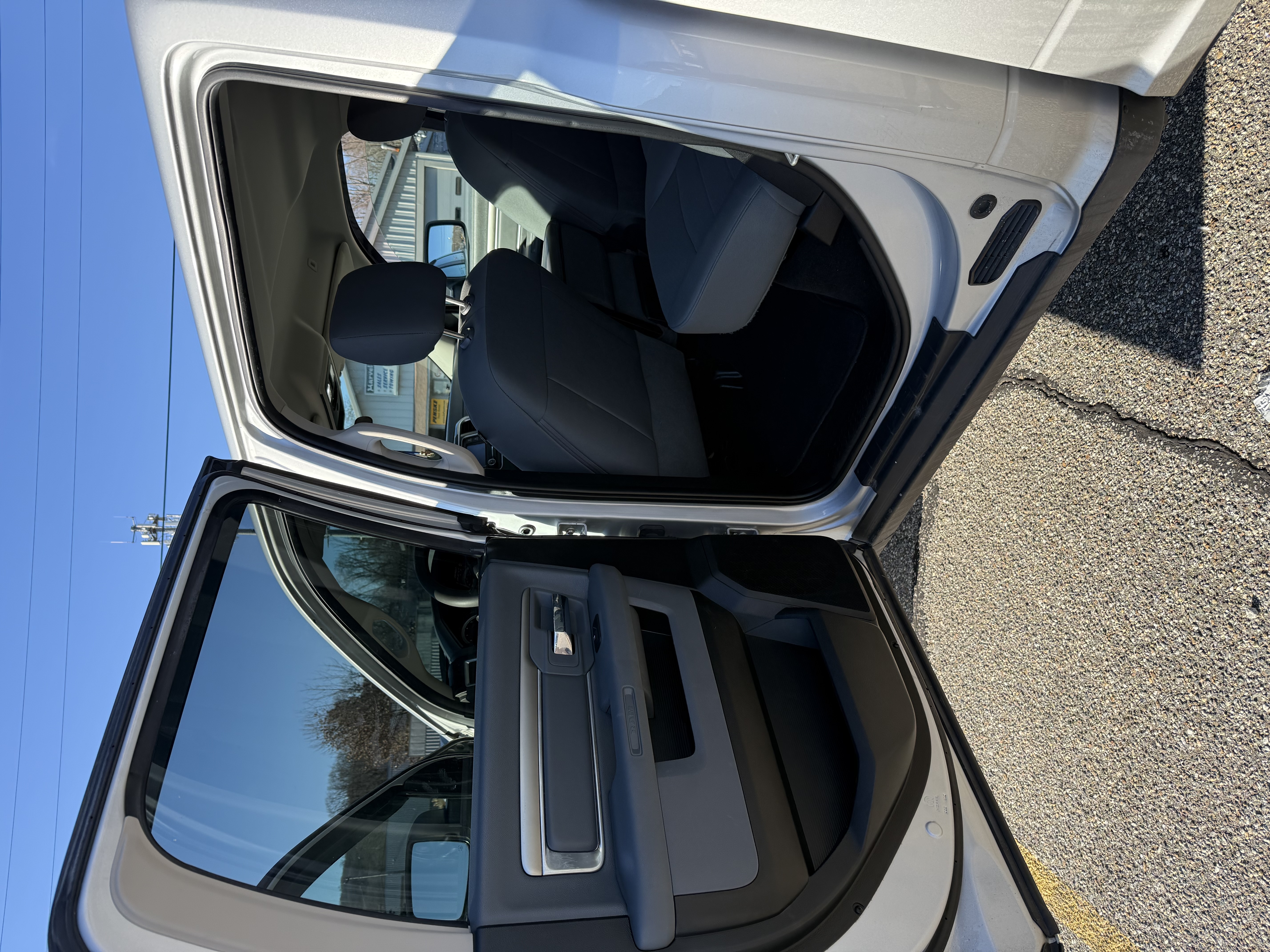 Used 2017 RAM 1500 Classic SLT AWD/4WD image 10