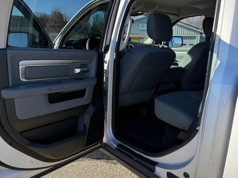 Used 2017 RAM 1500 Classic SLT image 10