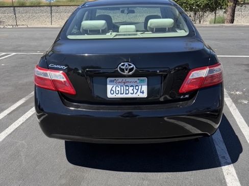 Used 2009 Toyota Camry LE FWD image 1