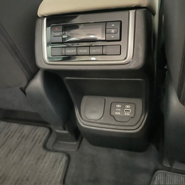 Used 2025 Subaru Ascent Premium AWD/4WD image 17