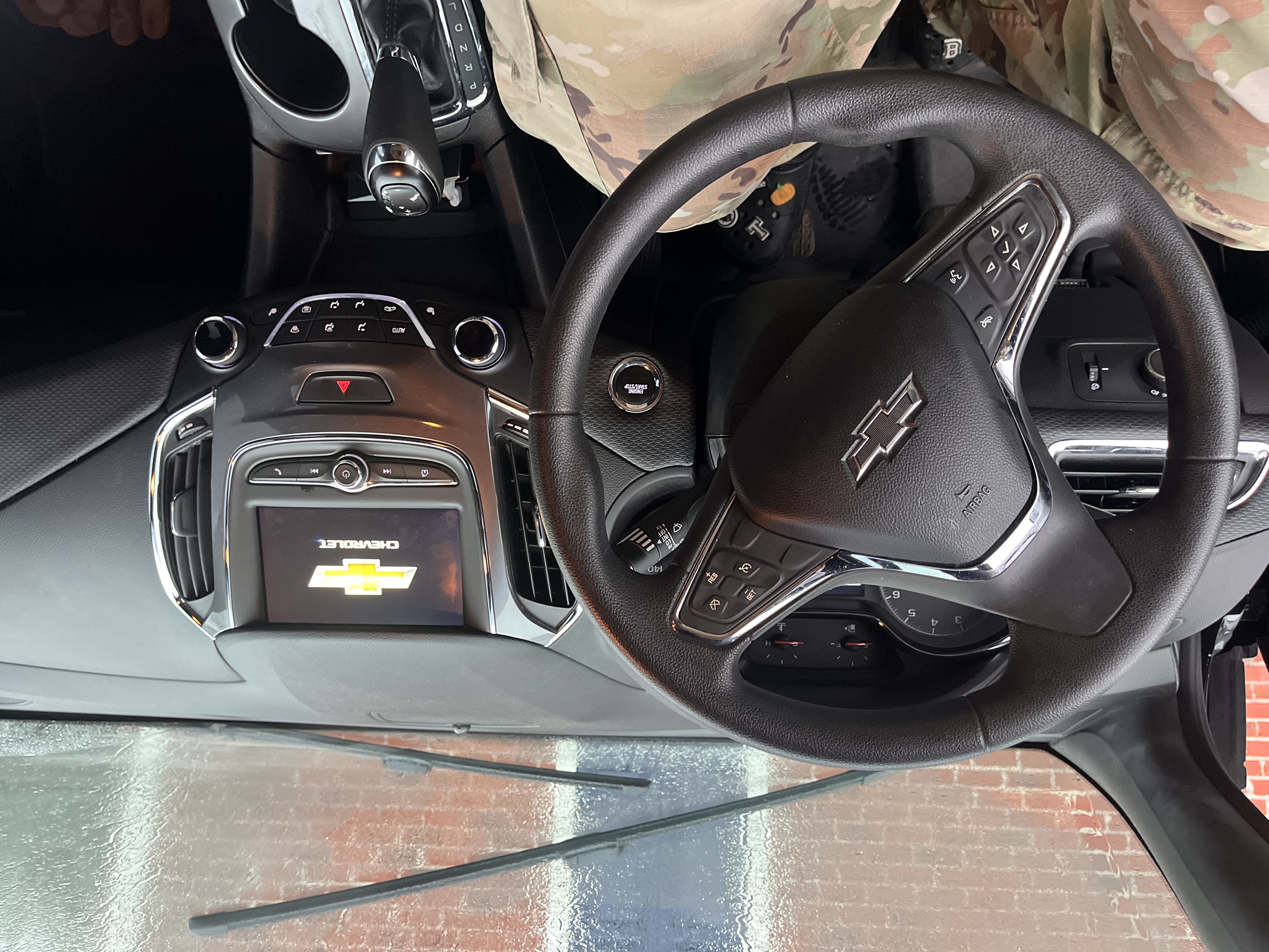 Used 2019 Chevrolet Cruze LT w/ Convenience Package FWD image 9
