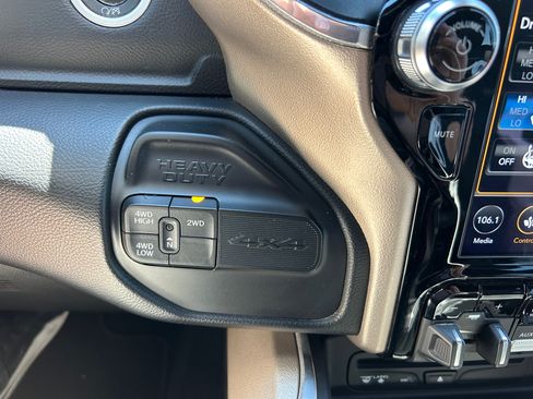 Used 2019 RAM 3500 Laramie image 22