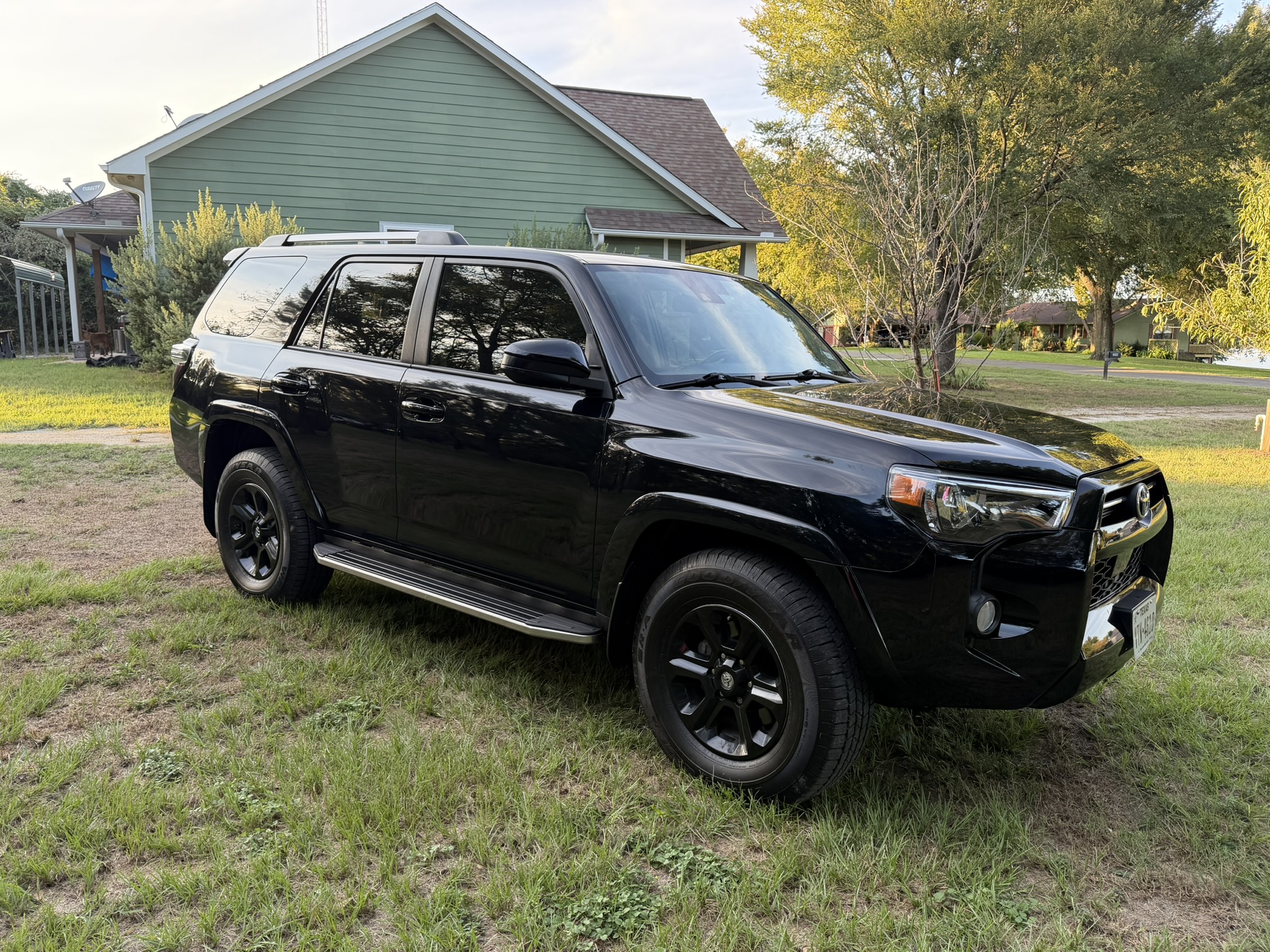 Used 2020 Toyota 4Runner SR5 RWD image 2