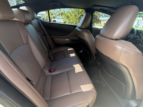 Used 2022 Lexus ES 350 w/ Premium Package FWD image 6