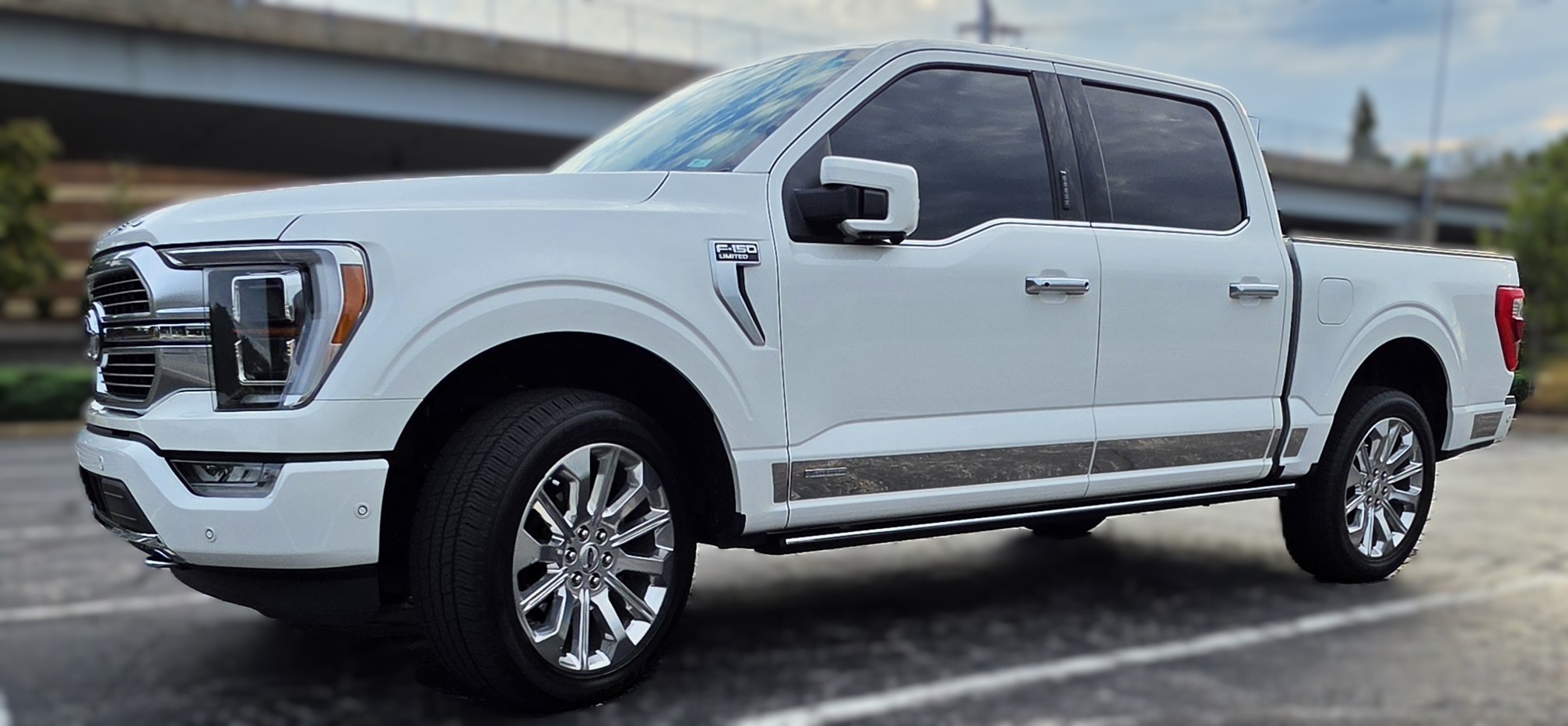Used 2023 Ford F150 Limited AWD/4WD image 9