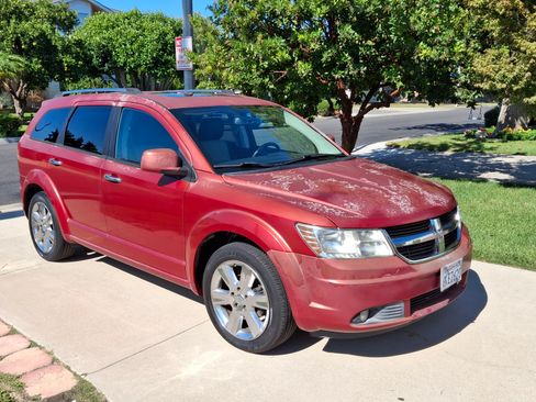 Used 2009 Dodge Journey R/T w/ Convenience Group II image 2