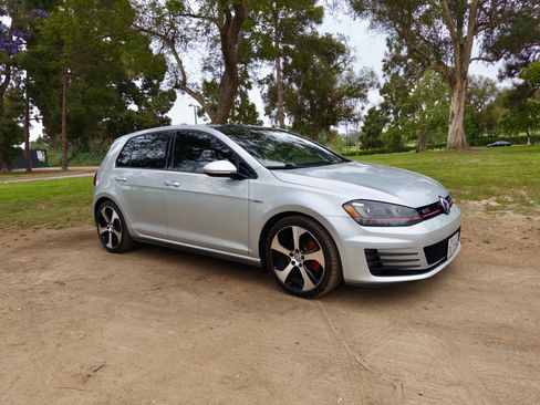 Used 2015 Volkswagen GTI SE w/ Lighting Package (SEL) image 1