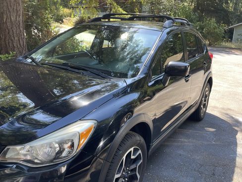 Used 2016 Subaru Crosstrek 2.0i Premium w/ Moonroof Package AWD/4WD image 9