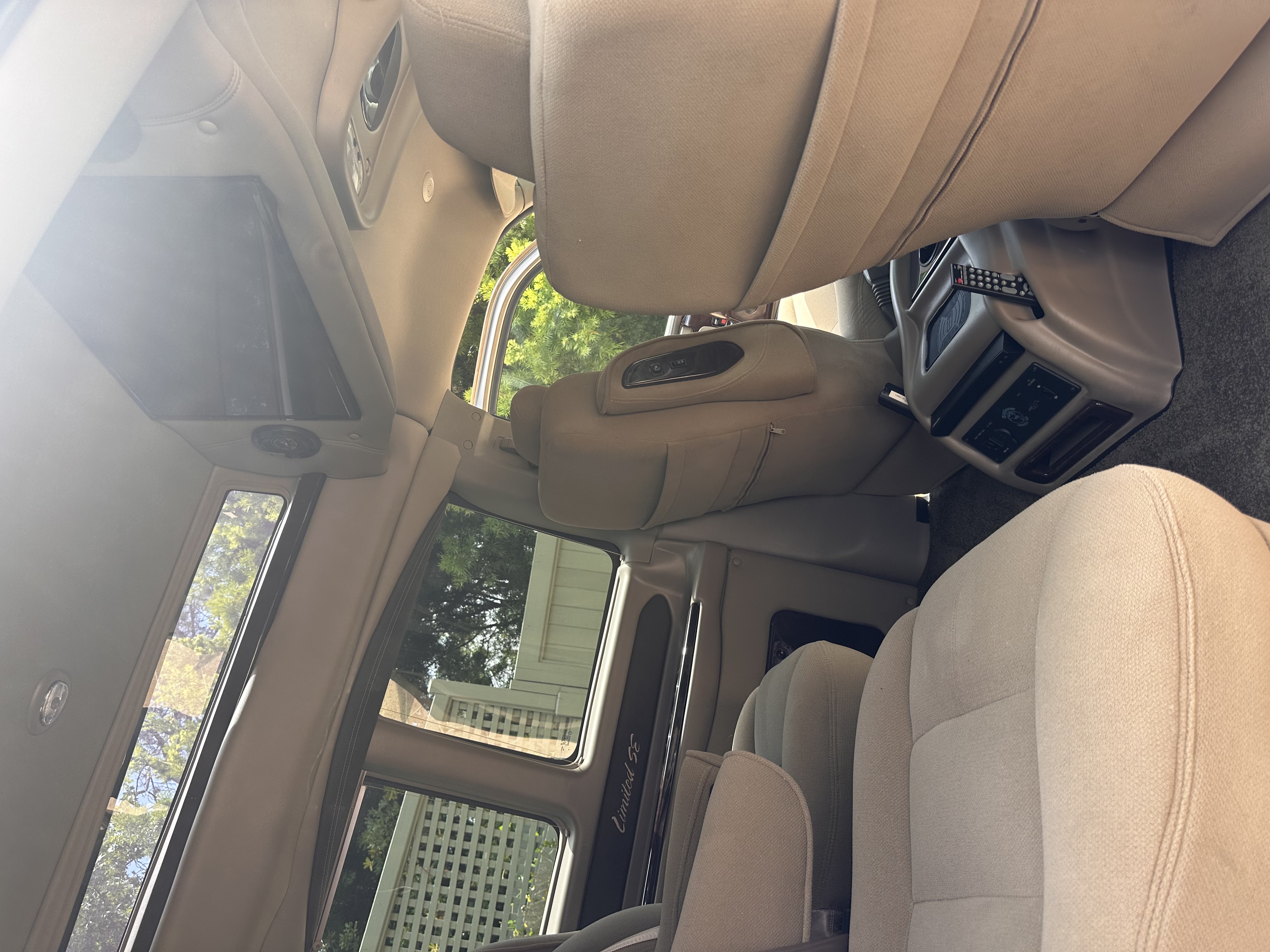 Used 2019 Chevrolet Express 2500 Extended RWD image 5
