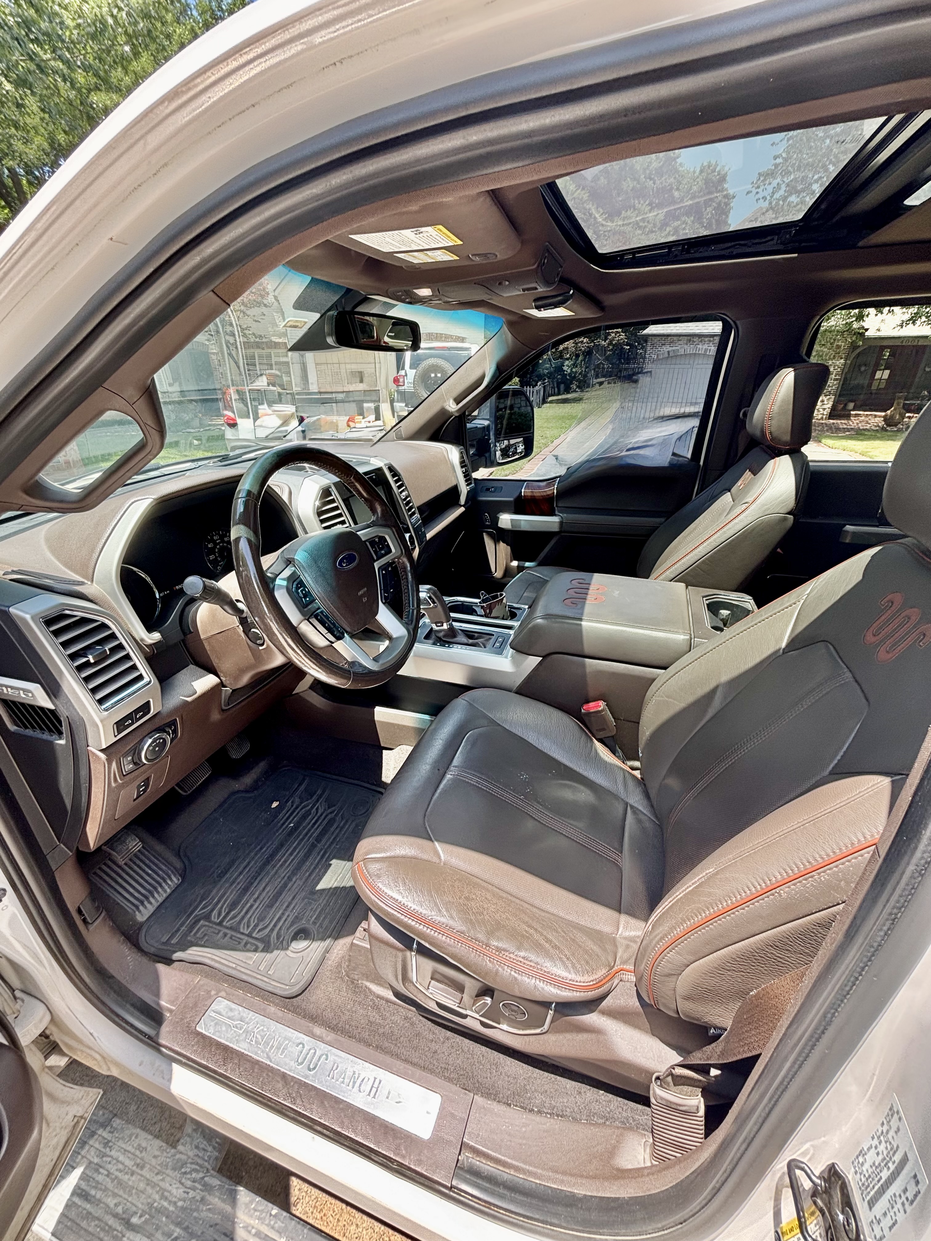 Used 2015 Ford F150 King Ranch w/ Equipment Group 601A Luxury AWD/4WD image 10