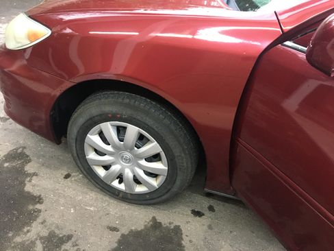 Used 2005 Toyota Camry FWD image 6