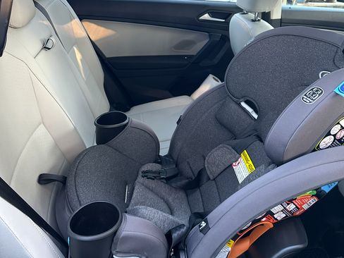 Used 2019 Volkswagen Tiguan SE w/ Panoramic Sunroof Package image 17