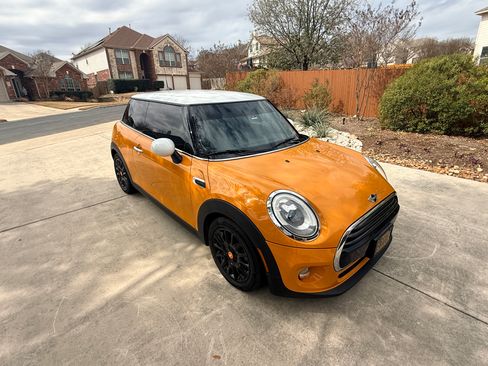 Used 2016 MINI Cooper 2-Door Hardtop image 1