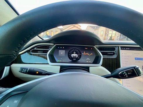 Used 2012 Tesla Model S Signature Performance image 21