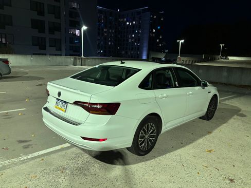 Used 2019 Volkswagen Jetta SEL w/ Cold Weather Package image 14