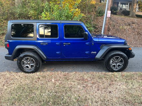 Used 2019 Jeep Wrangler Unlimited Sport S image 4