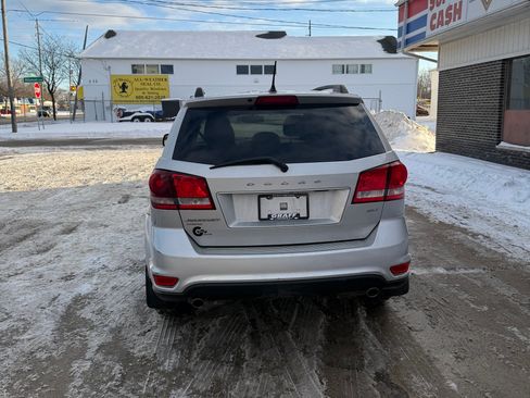 Used 2014 Dodge Journey SXT w/ Flexible Seating Group image 2