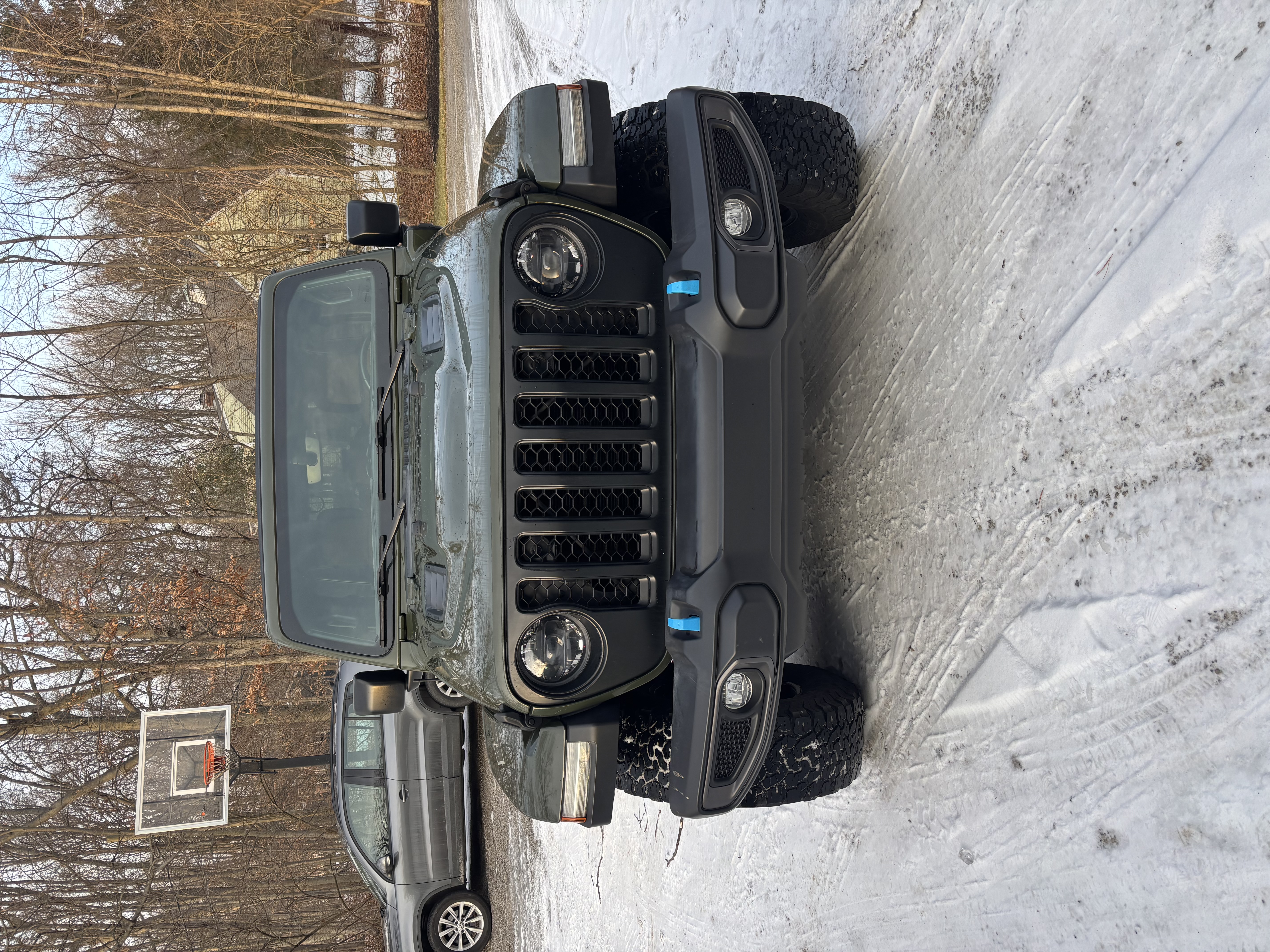 Used 2023 Jeep Wrangler Unlimited Rubicon 4xe w/ Cold Weather Group AWD/4WD image 4