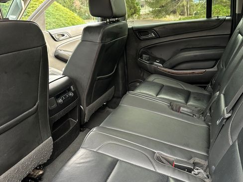 Used 2019 Chevrolet Suburban LT image 8