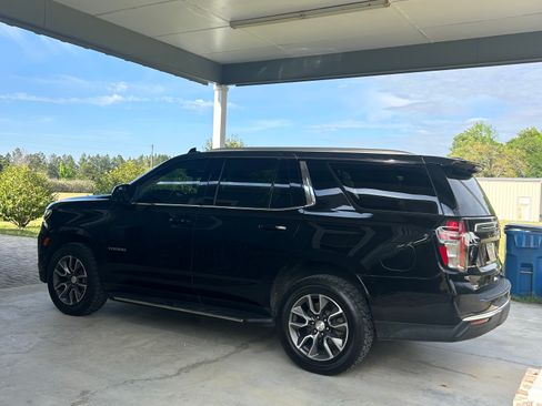 Used 2021 Chevrolet Tahoe LT image 2